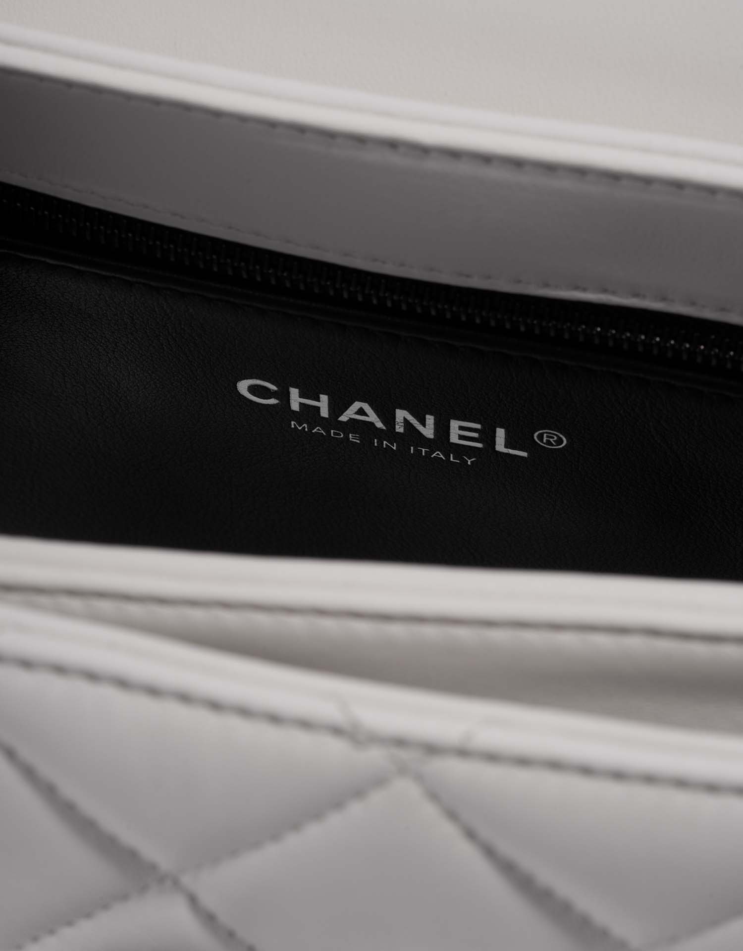Chanel TrendyCC Medium White Logo  | Sell your designer bag on Saclab.com