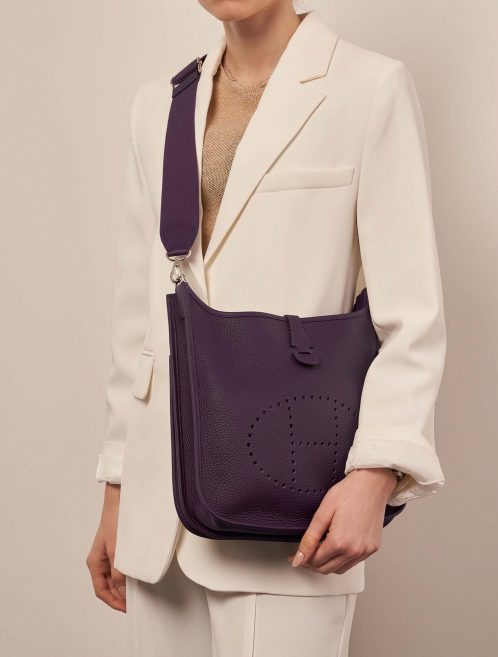 Hermès Evelyne 29 Cassis 1M | Sell your designer bag on Saclab.com
