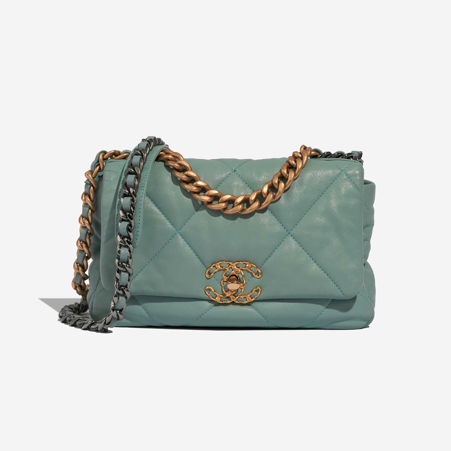 Chanel 19 LightGreen 2F S | Sell your designer bag on Saclab.com