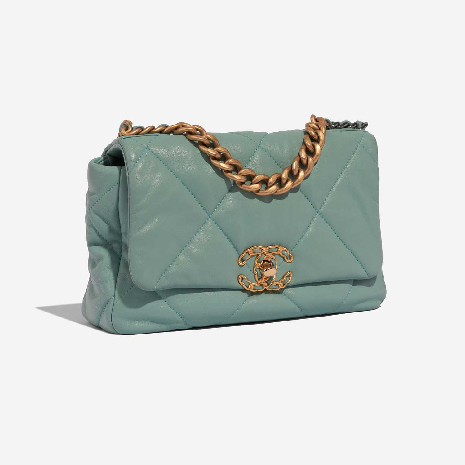 Chanel 19 LightGreen 6SF S | Sell your designer bag on Saclab.com