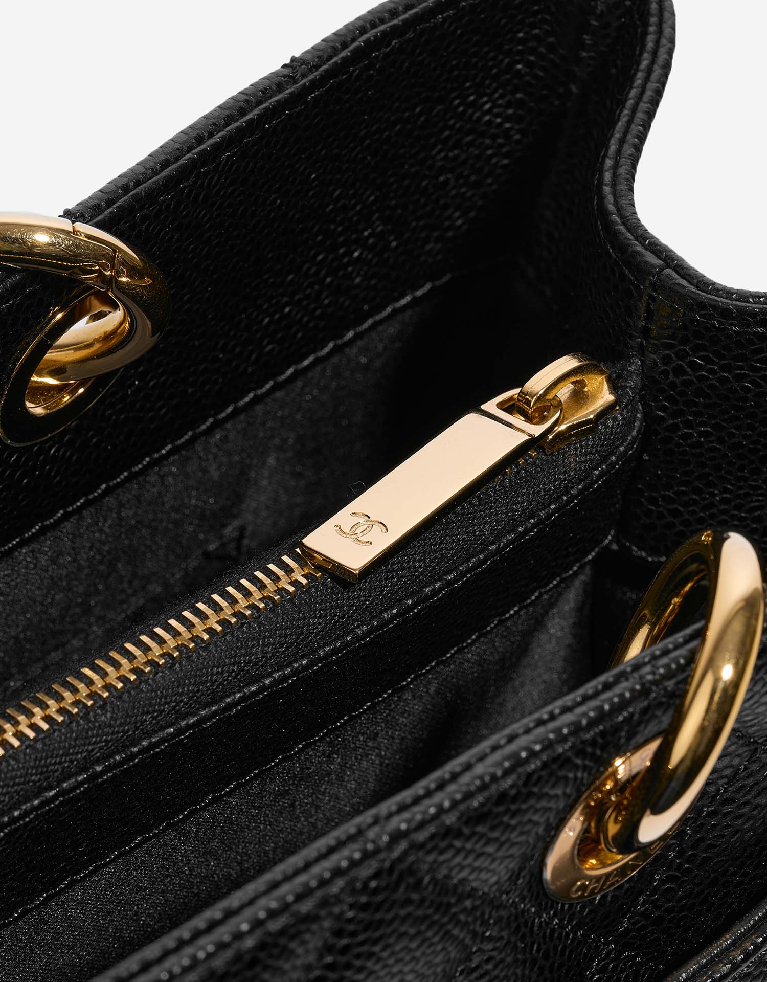 Chanel ShoppingTote GST Black Closing System | Vendez votre sac de créateur sur Saclab.com