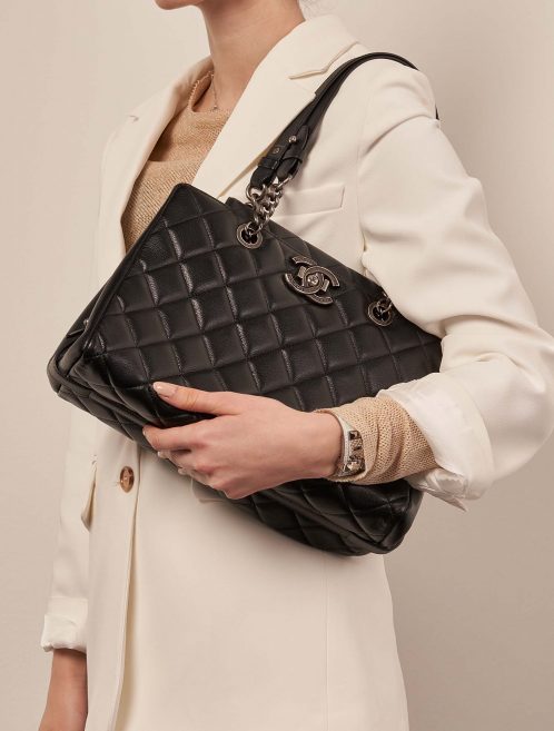 Chanel ShoppingTote Grand Black Sizes Worn | Sell your designer bag on Saclab.com