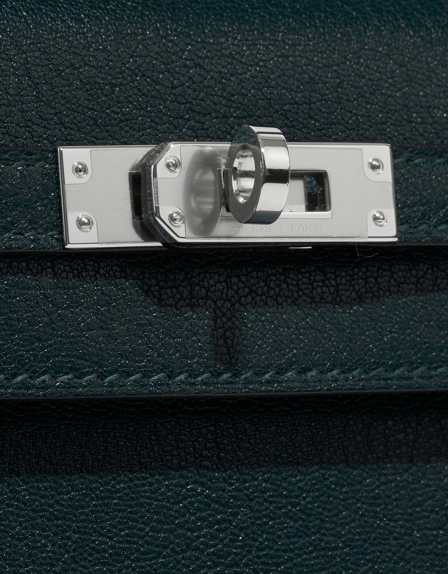 Hermès Kelly 25 VertCypress Closing System  | Sell your designer bag on Saclab.com