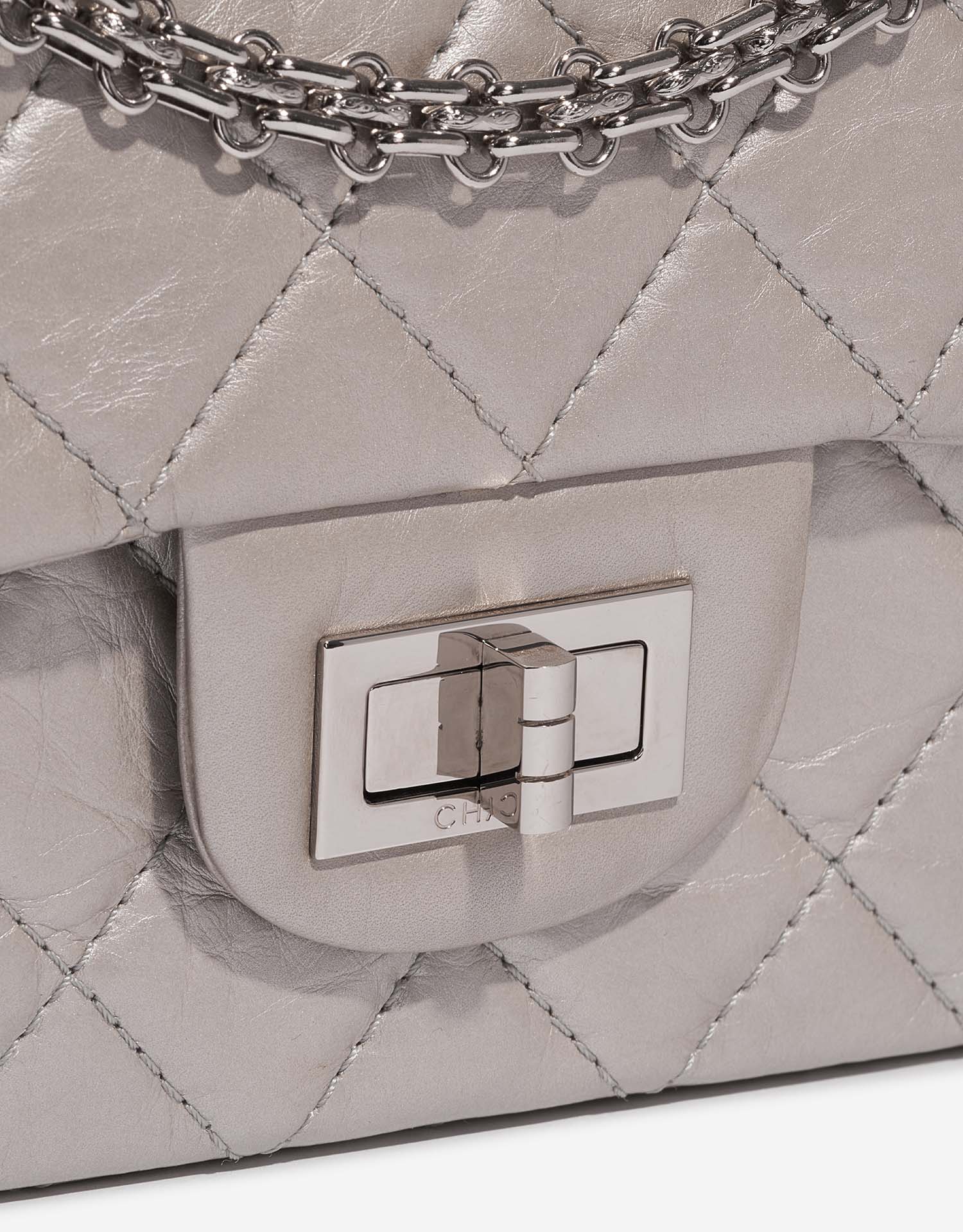 Chanel 255Reissue 227 Silber Verschluss-System | Verkaufen Sie Ihre Designer-Tasche auf Saclab.com