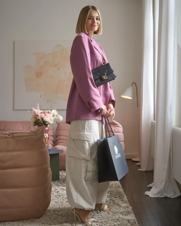 Olga Löffler | Pre-owned Chanel Classic Flap bag