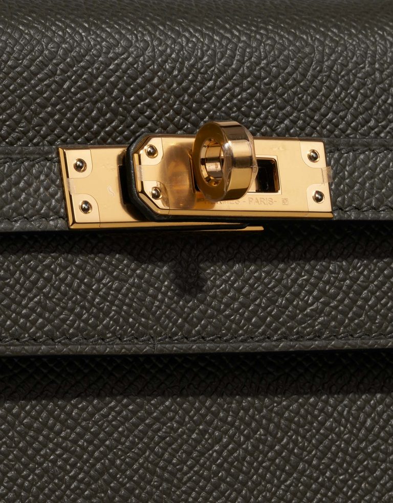 Hermès Kelly 25 VertDeGris Closing System  | Sell your designer bag on Saclab.com