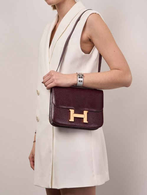 Hermès Constance 23 Bordeaux Sizes Worn | Sell your designer bag on Saclab.com