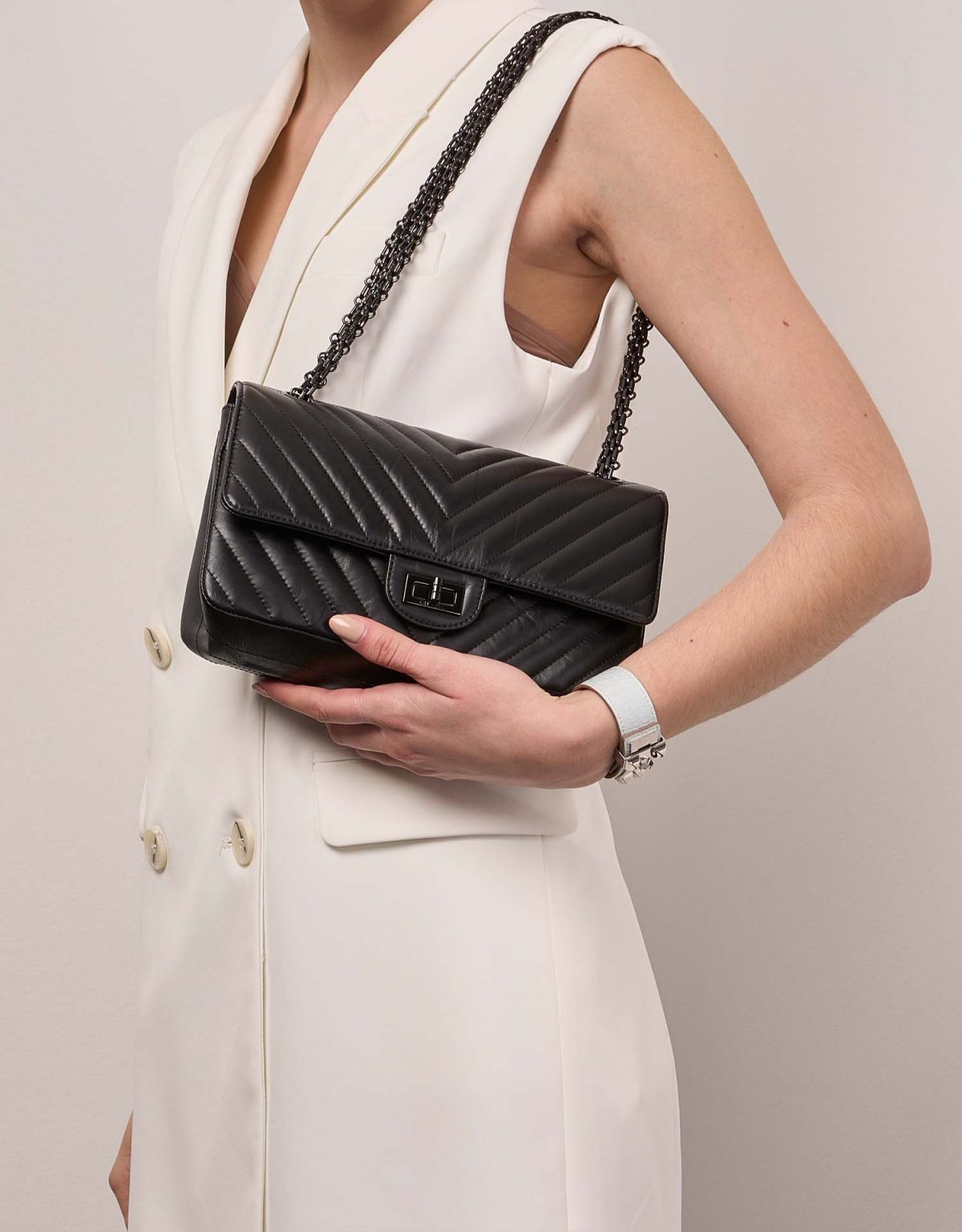 Chanel 2.55 Vs. Classic Flap: Everything You Need To Know | SACLÀB