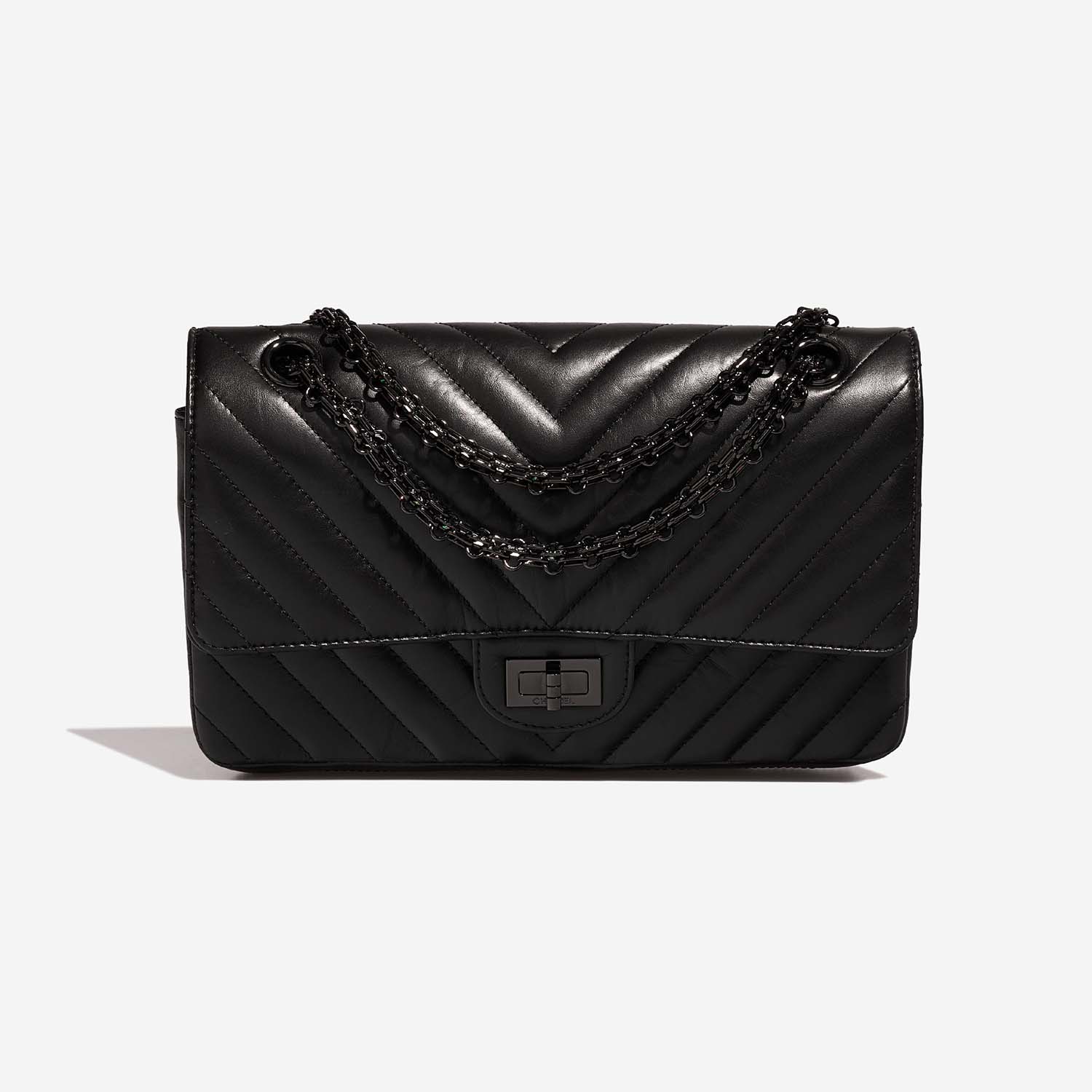 Chanel 255Reissue 225 Black Front | Verkaufen Sie Ihre Designer-Tasche auf Saclab.com