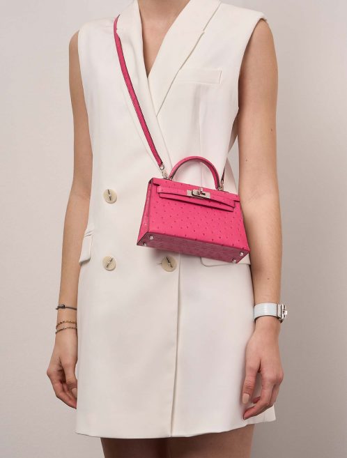 Hermès Kelly Mini RoseTyrien Tailles Porté | Vendez votre sac de créateur sur Saclab.com