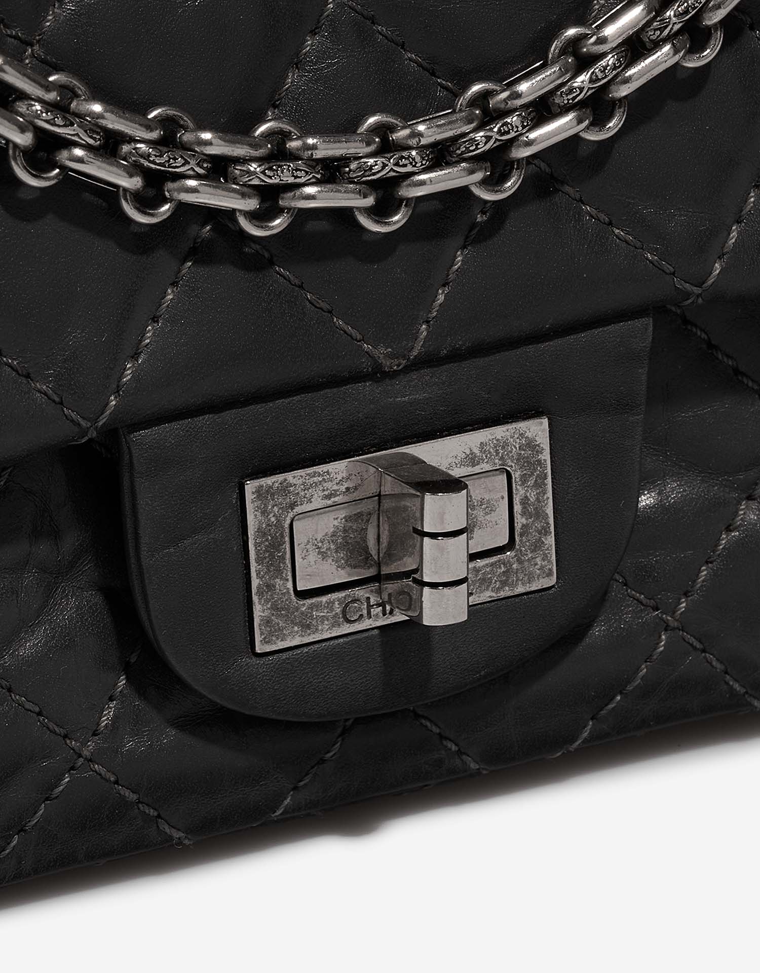 Chanel 255 224 Grey Closing System  | Sell your designer bag on Saclab.com
