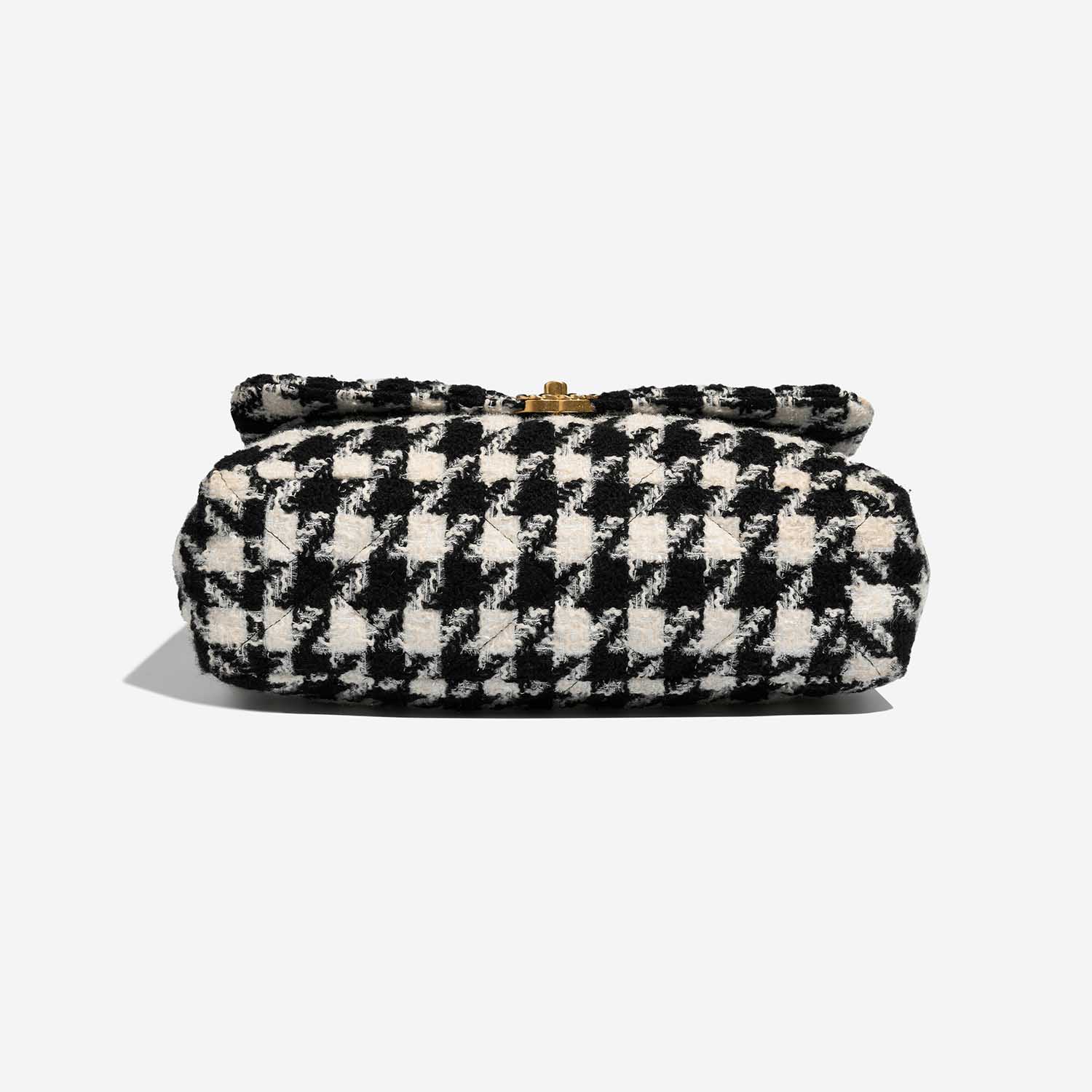 Gebrauchte Chanel Tasche 19 Flap Bag Maxi Tweed Schwarz / Weiß Schwarz, Multicolour, Weiß | Verkaufen Sie Ihre Designer-Tasche auf Saclab.com