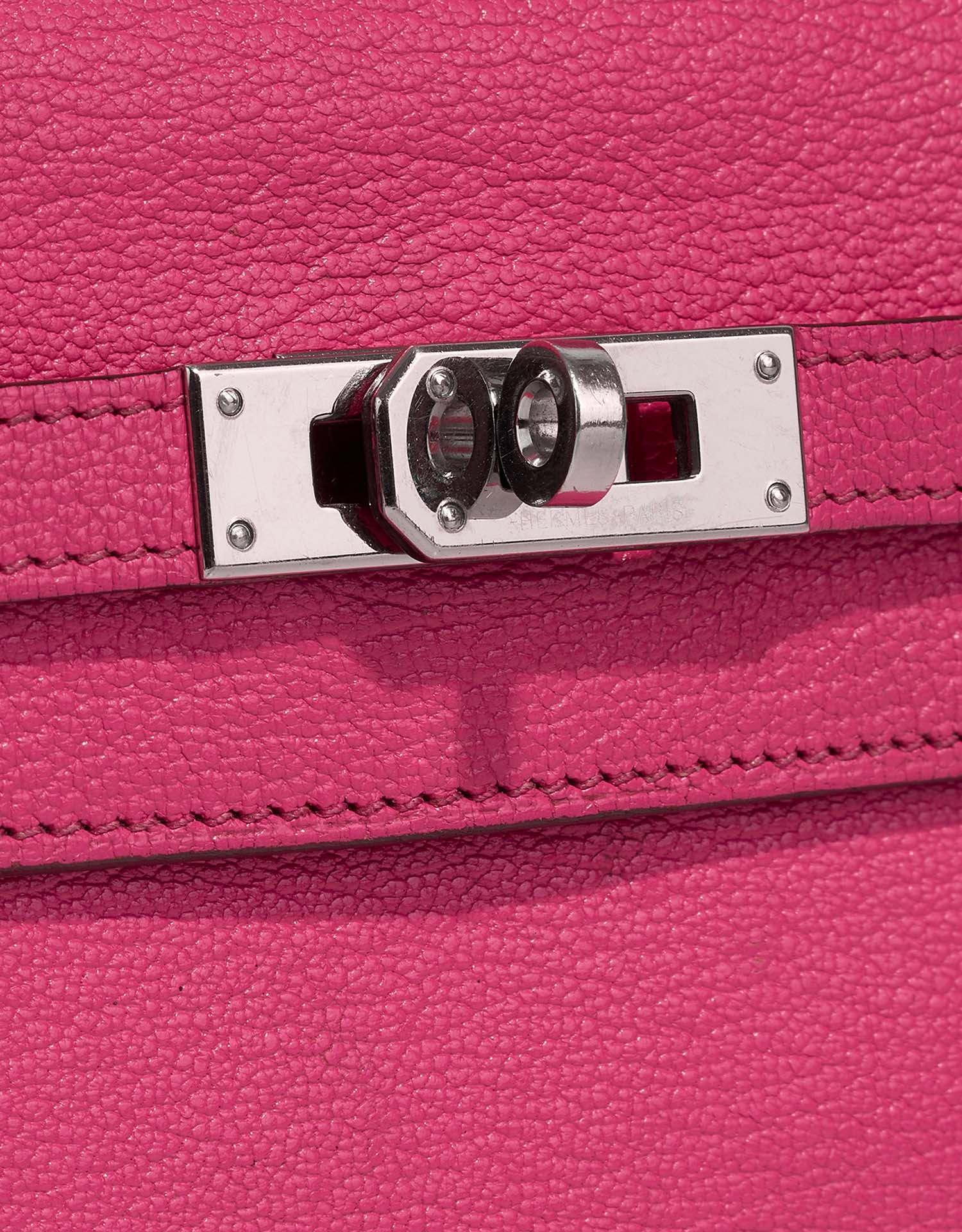 Pre-owned Hermès bag Kelly Long Wallet Chèvre Mysore Rose Tyrien Pink | Sell your designer bag on Saclab.com