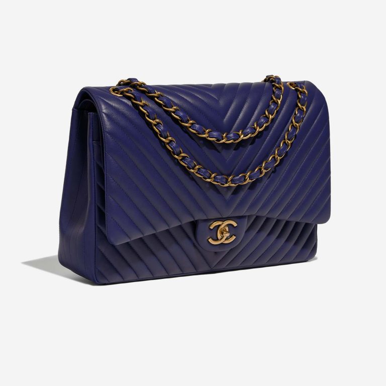 Pre-owned Chanel bag Timeless Chevron Maxi Lamb Blue Blue | Sell your designer bag on Saclab.com