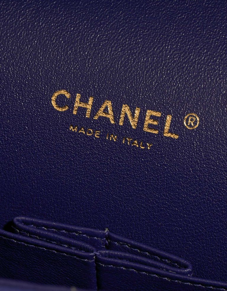 Pre-owned Chanel bag Timeless Chevron Maxi Lamb Blue Blue | Sell your designer bag on Saclab.com