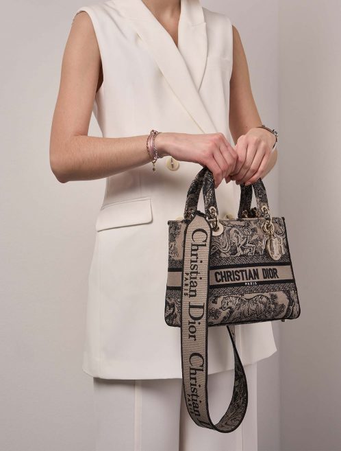 Dior Lady Medium Beige-Black Sizes Worn | Sell your designer bag on Saclab.com