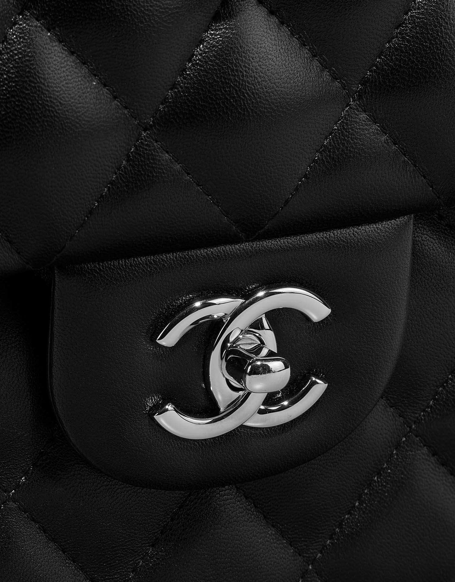 Chanel Classique Jumbo Black Closing System | Vendez votre sac de créateur sur Saclab.com