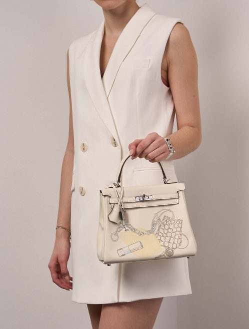Hermès Kelly 25 Nata Sizes Worn | Sell your designer bag on Saclab.com