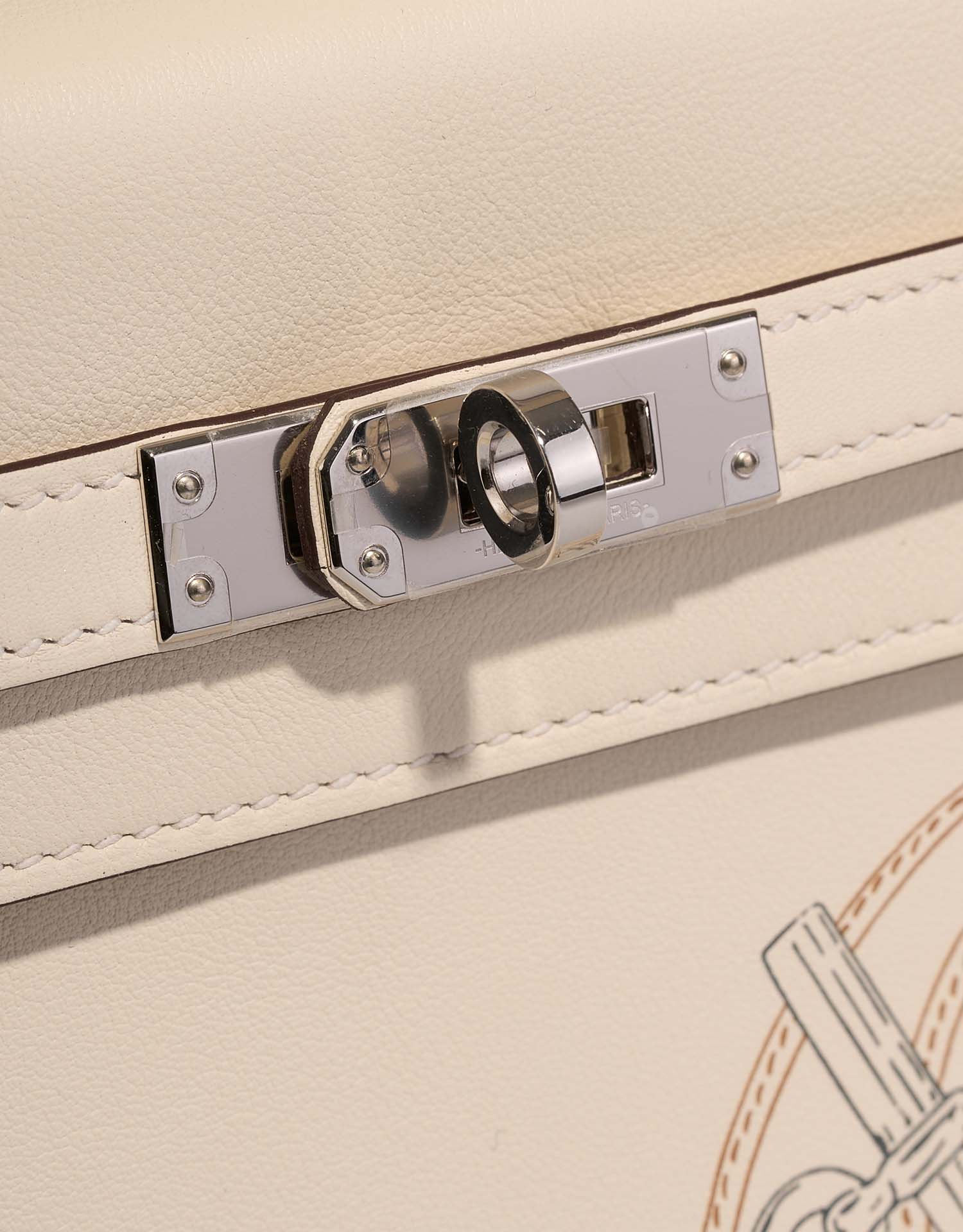 Hermès Kelly 25 Nata Verschluss-System | Verkaufen Sie Ihre Designer-Tasche auf Saclab.com