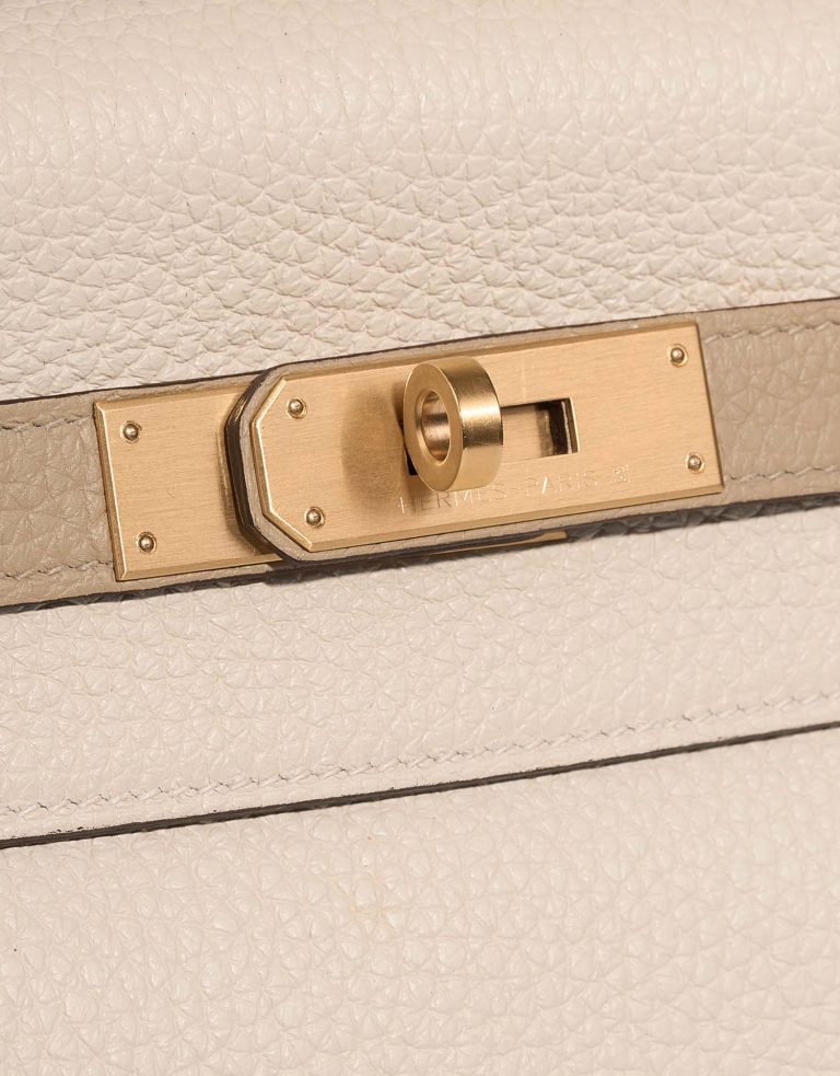 Hermès KellyHSS 28 Craie-Trench Closing System  | Sell your designer bag on Saclab.com