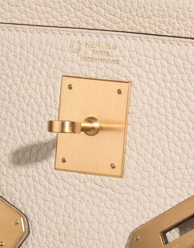 Hermès KellyHSS 28 Craie-Trench Logo  | Sell your designer bag on Saclab.com