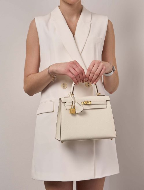 Hermès Kelly 25 Nata Tailles Porté | Vendez votre sac de créateur sur Saclab.com