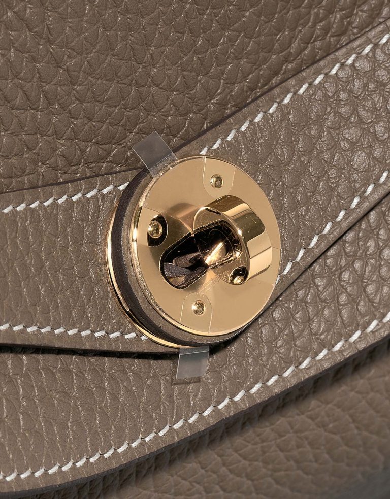 Hermès Lindy 30 Étoupe Système de fermeture | Vendez votre sac de créateur sur Saclab.com