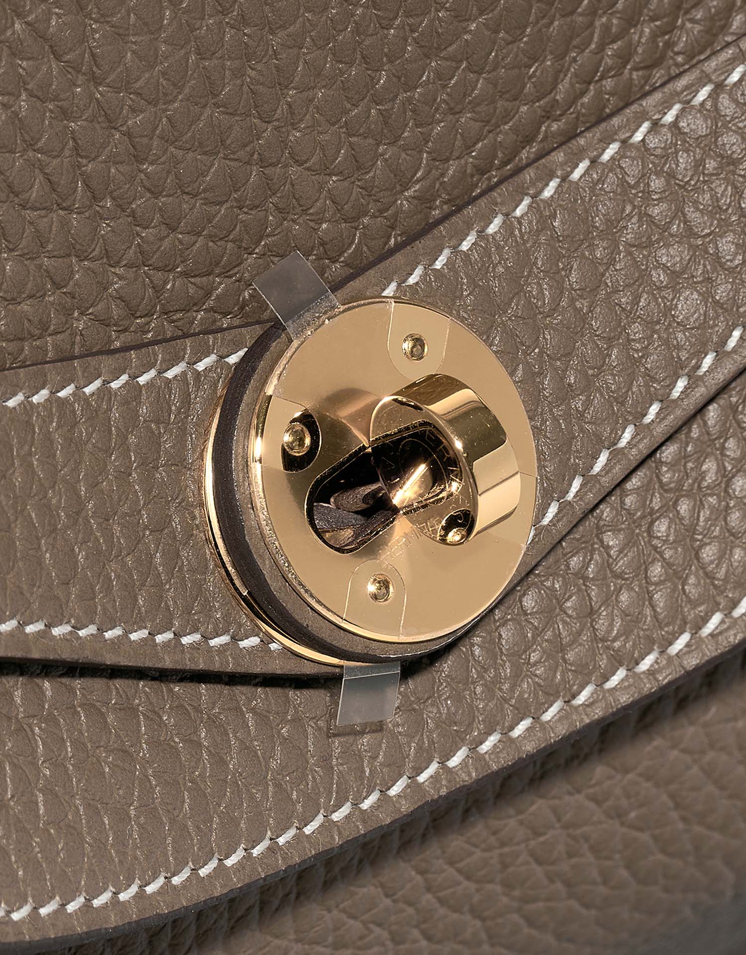 Hermès Lindy 30 Etoupe Closing System  | Sell your designer bag on Saclab.com