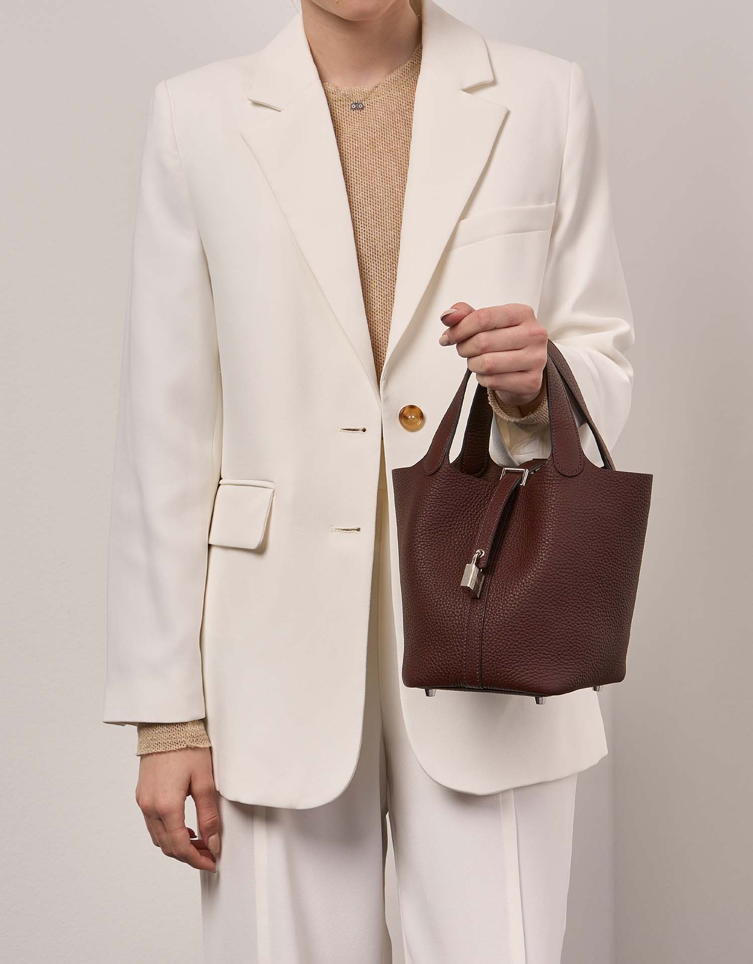 Hermès Picotin 18 RougeSellier Größen Getragen | Verkaufen Sie Ihre Designer-Tasche auf Saclab.com