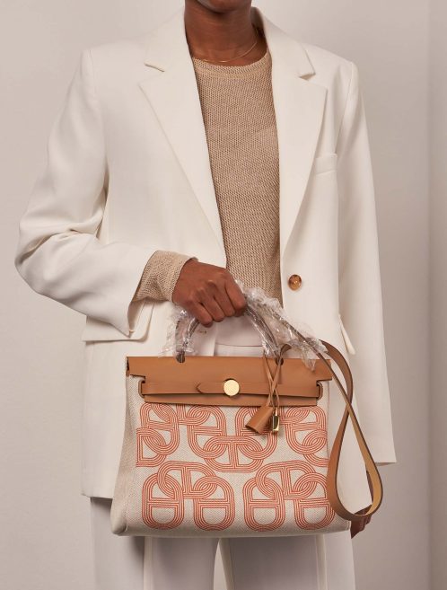 Hermès Herbag 31 OrangeMecano-EcruBeige-Natural Sizes Worn | Sell your designer bag on Saclab.com
