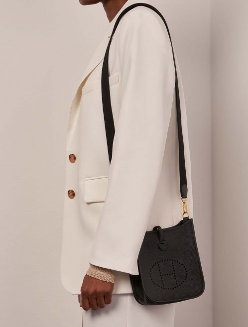 Hermès Evelyne 16 Black Sizes Worn | Sell your designer bag on Saclab.com