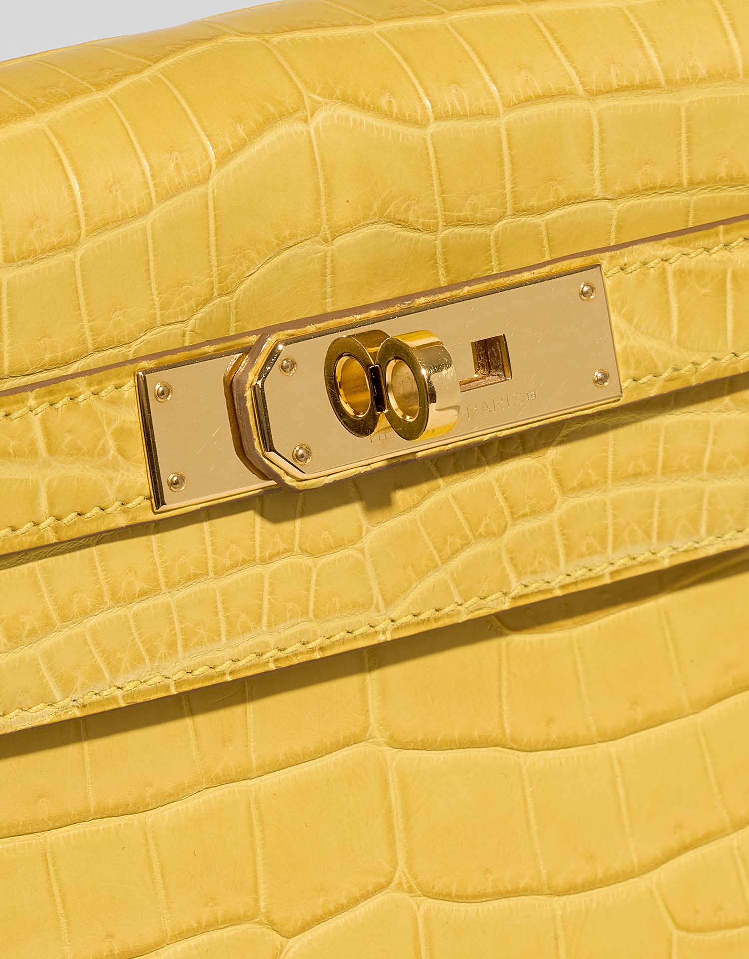 Hermès Kelly 28 JauneMimosa Closing System  | Sell your designer bag on Saclab.com