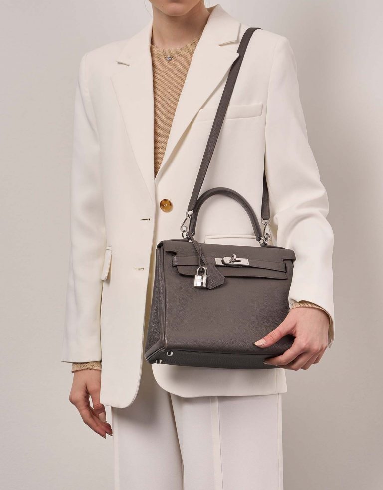 Hermès Kelly 28 Étain Front | Vendez votre sac de créateur sur Saclab.com