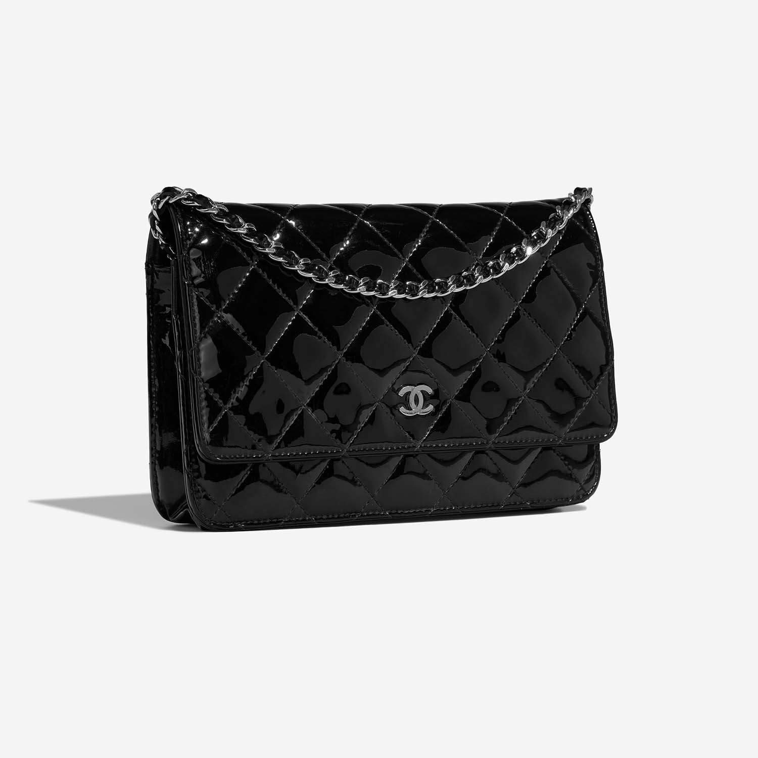 Chanel WOC Black Side Front | Verkaufen Sie Ihre Designer-Tasche auf Saclab.com