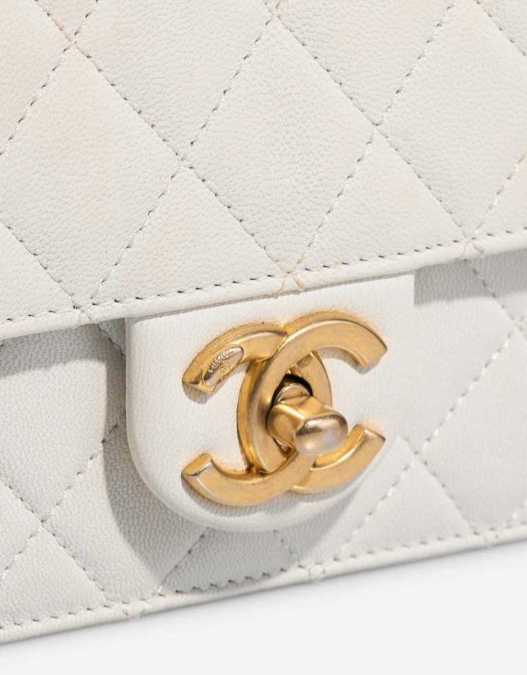 Chanel Timeless Pearls White Closing System  | Sell your designer bag on Saclab.com