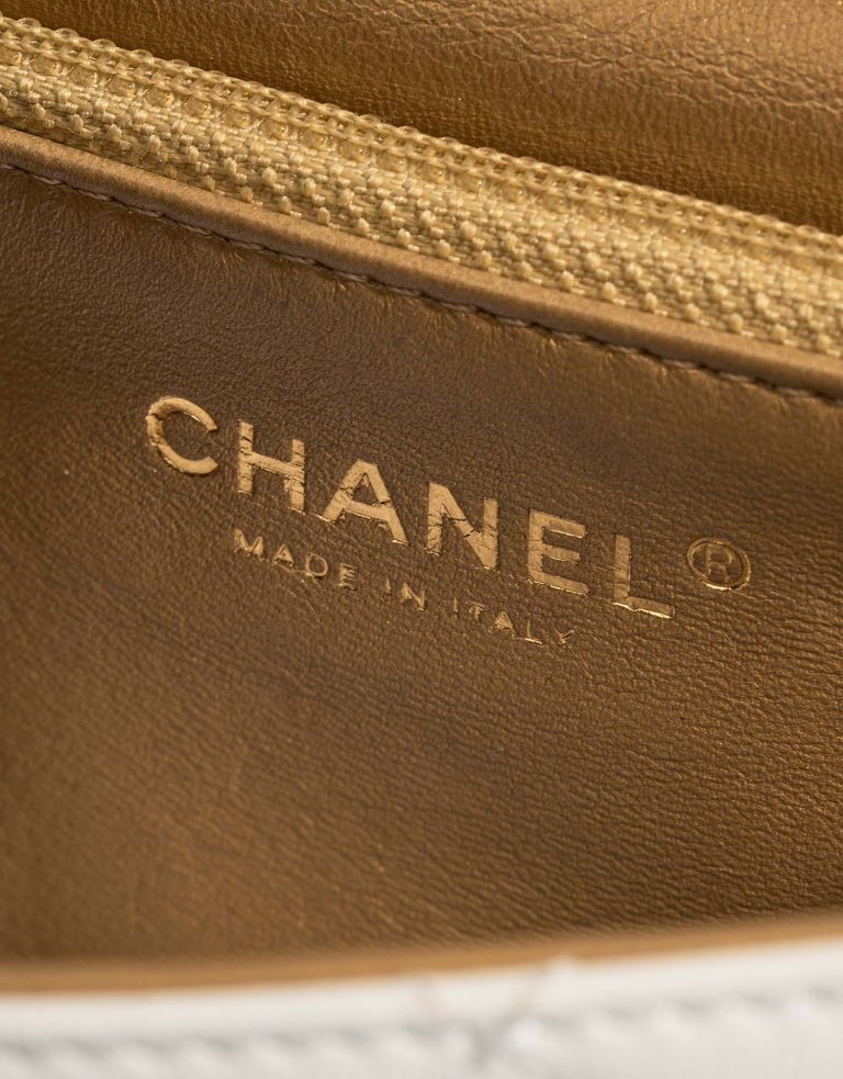 Chanel Timeless Pearls White Logo  | Sell your designer bag on Saclab.com