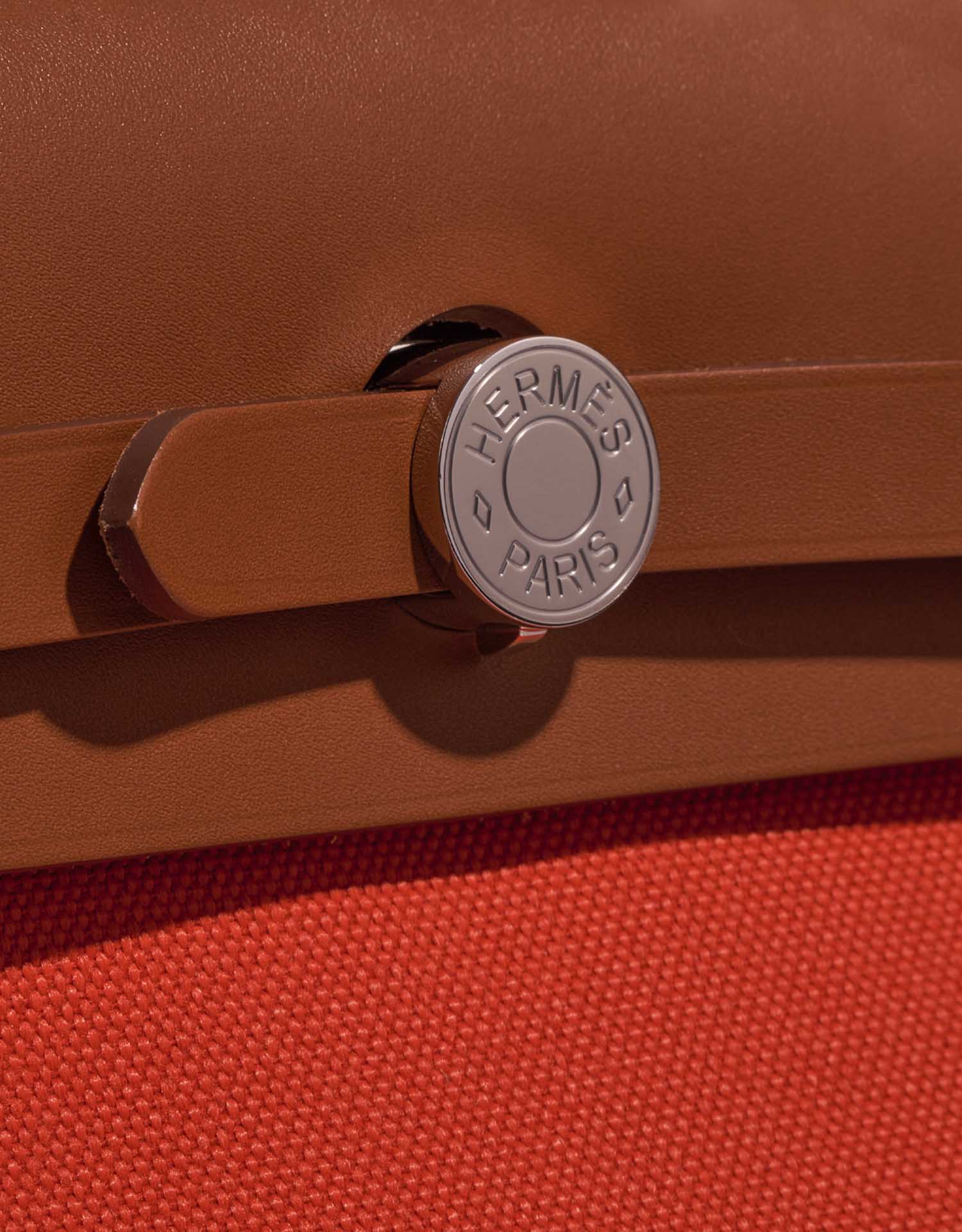 Hermès Herbag 31 Mecano-Fauve Closing System  | Sell your designer bag on Saclab.com