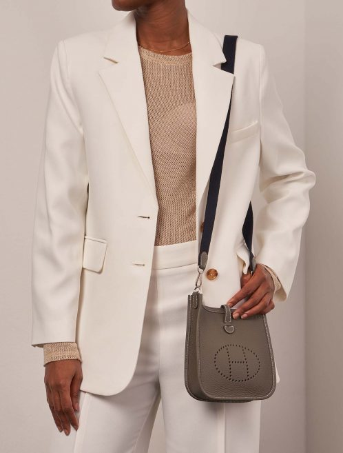 Hermès Evelyne 16 Etoupe-BleuIndigo 1M | Sell your designer bag on Saclab.com