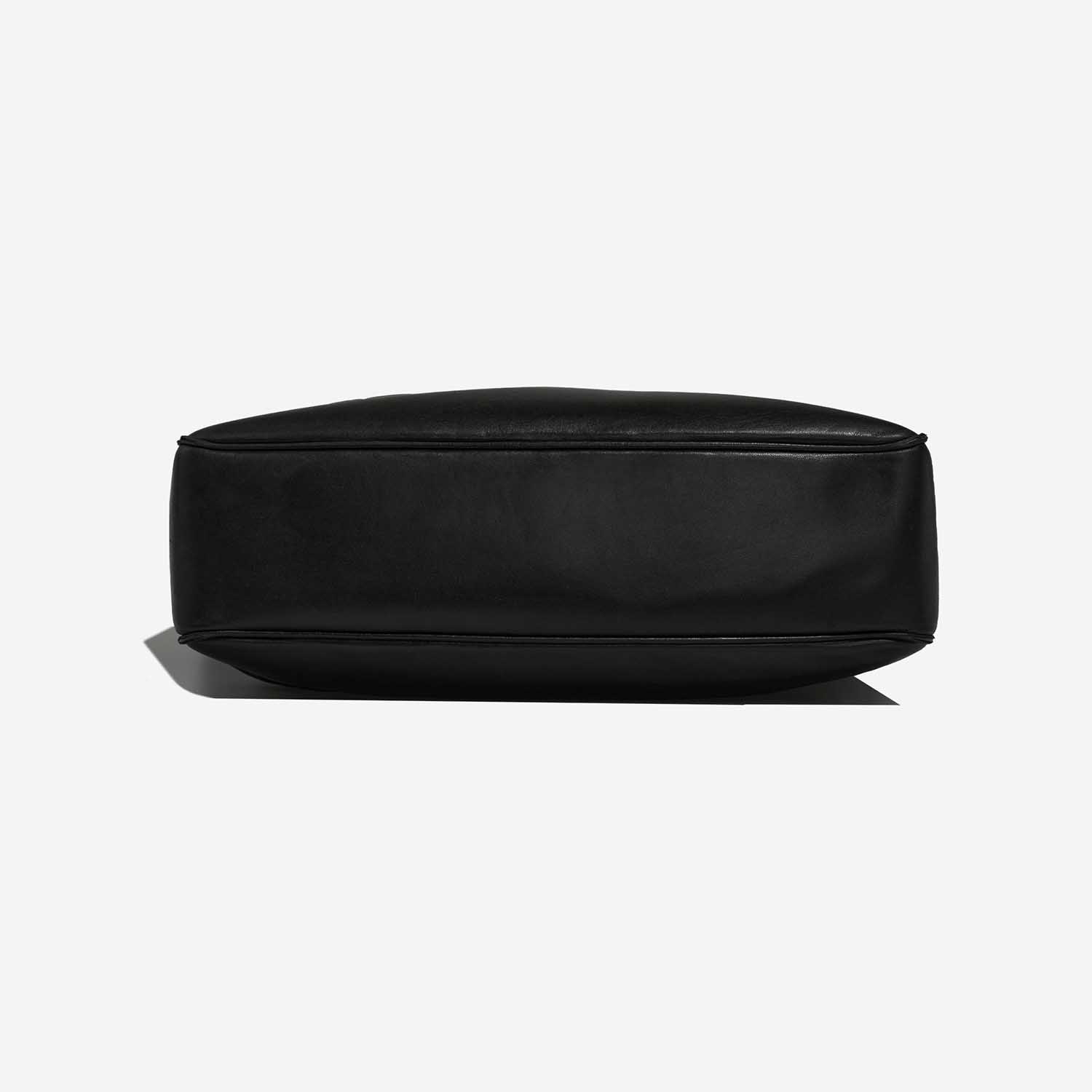Chanel ShoppingTote Black Bottom  | Sell your designer bag on Saclab.com