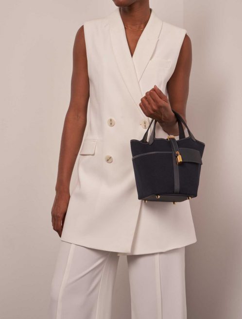 Hermès Picotin 18 BleuMarine-Caban Sizes Worn | Sell your designer bag on Saclab.com