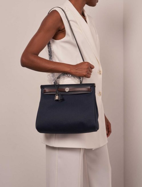 Hermès Herbag 31 BleuMarine-BleuIndigo-Black-RougeSellier Sizes Worn | Sell your designer bag on Saclab.com