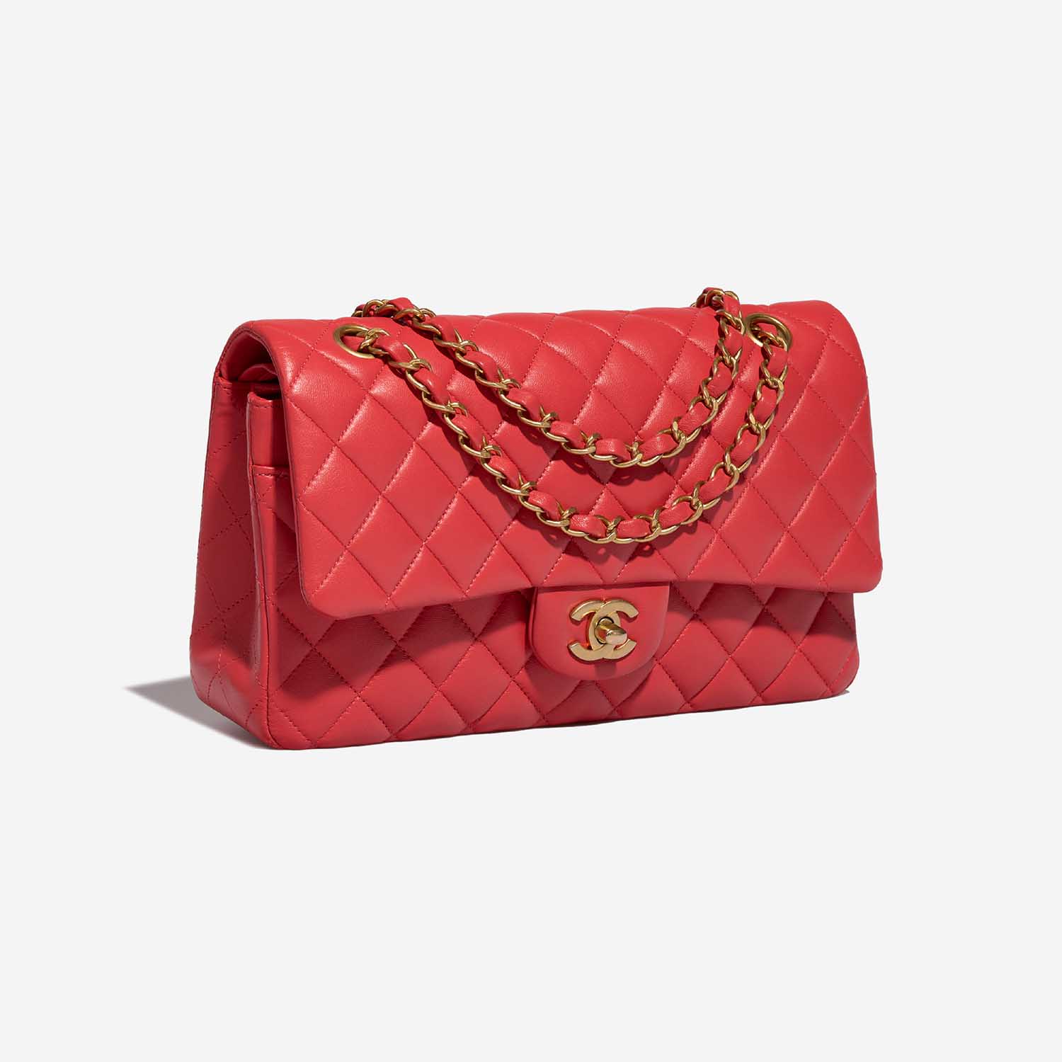CHanel Classique Medium Red Side Front | Vendez votre sac de créateur sur Saclab.com