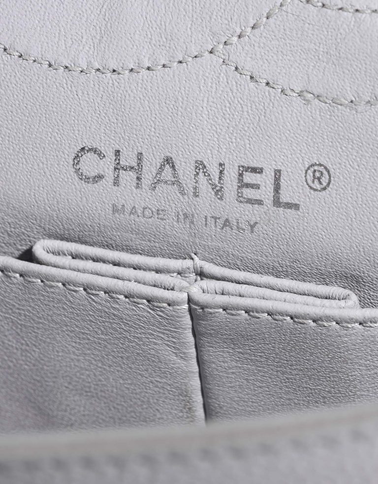 Chanel 255Reissue 225 LightBlue Logo | Verkaufen Sie Ihre Designer-Tasche auf Saclab.com