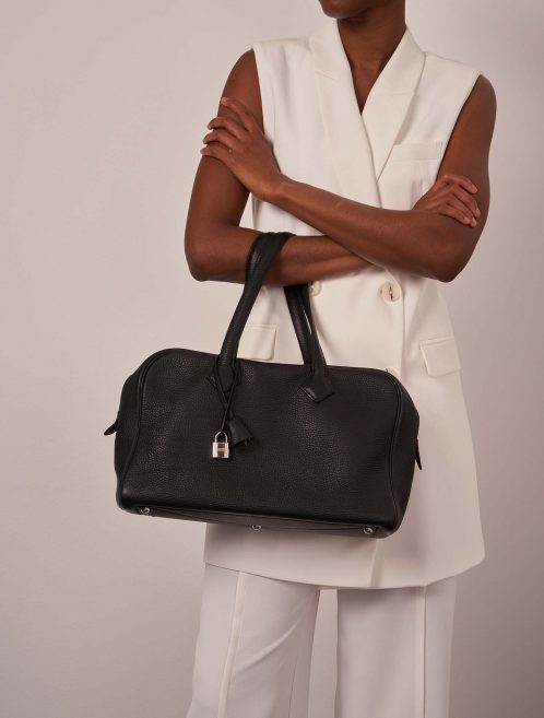 Hermès Victoria 35 Black Sizes Worn | Sell your designer bag on Saclab.com