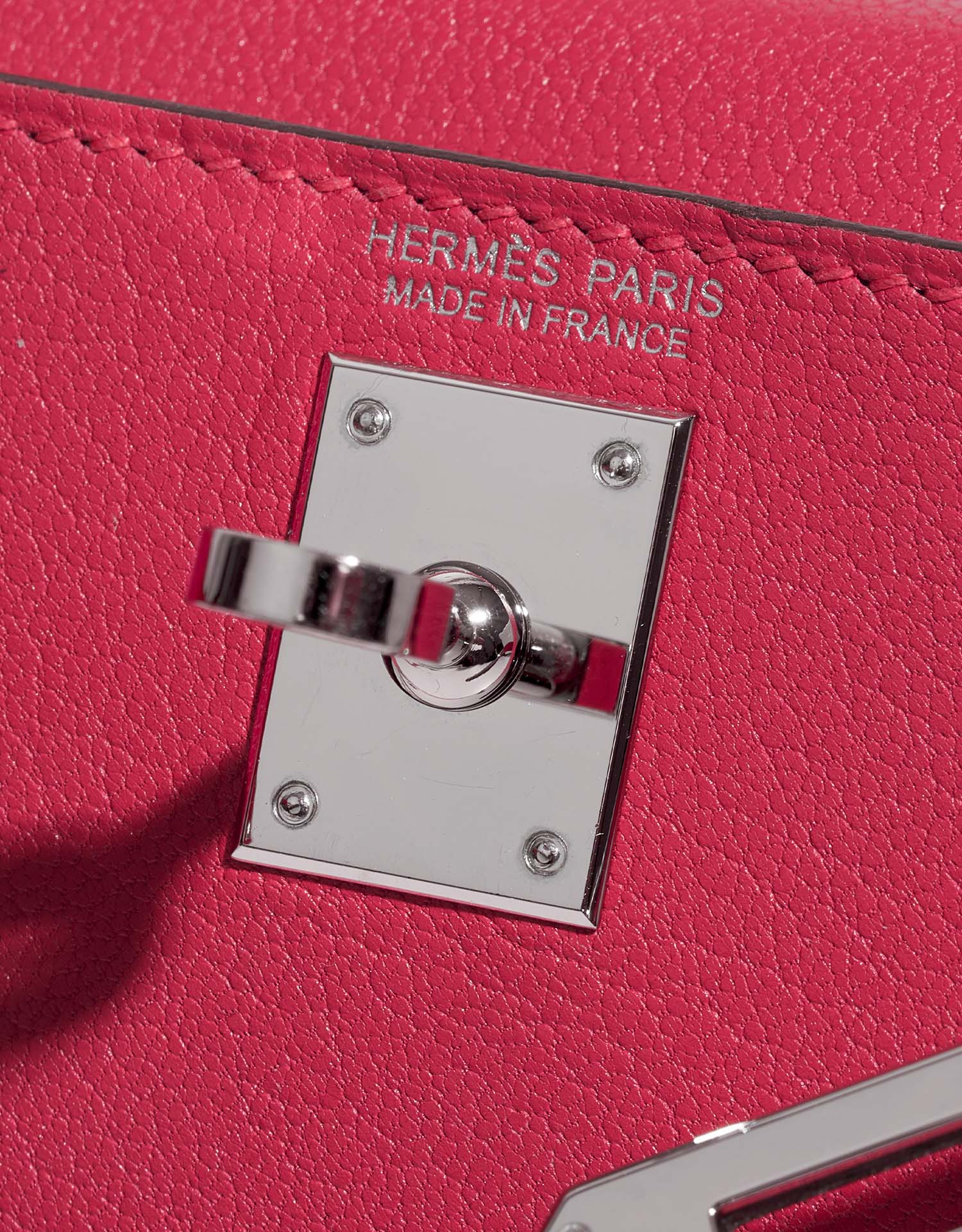 Hermès Kelly Mini RoseExtreme Logo  | Sell your designer bag on Saclab.com