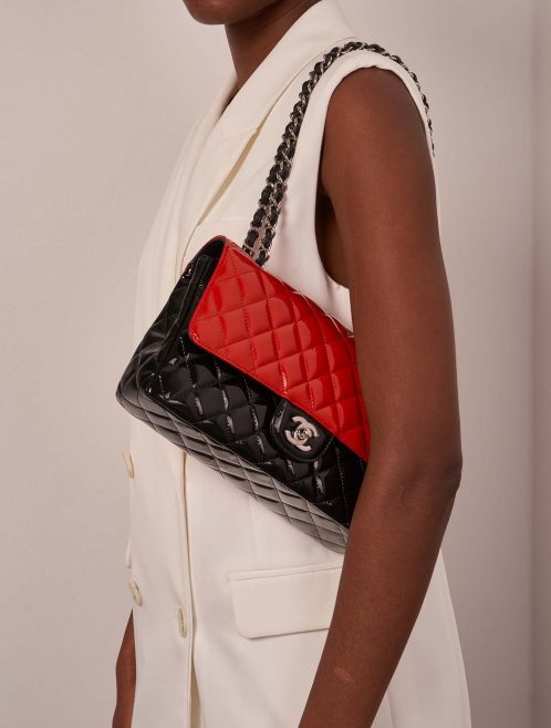 Chanel Timeless Moyen Noir-Rouge Tailles Portées | Vendez votre sac de créateur sur Saclab.com