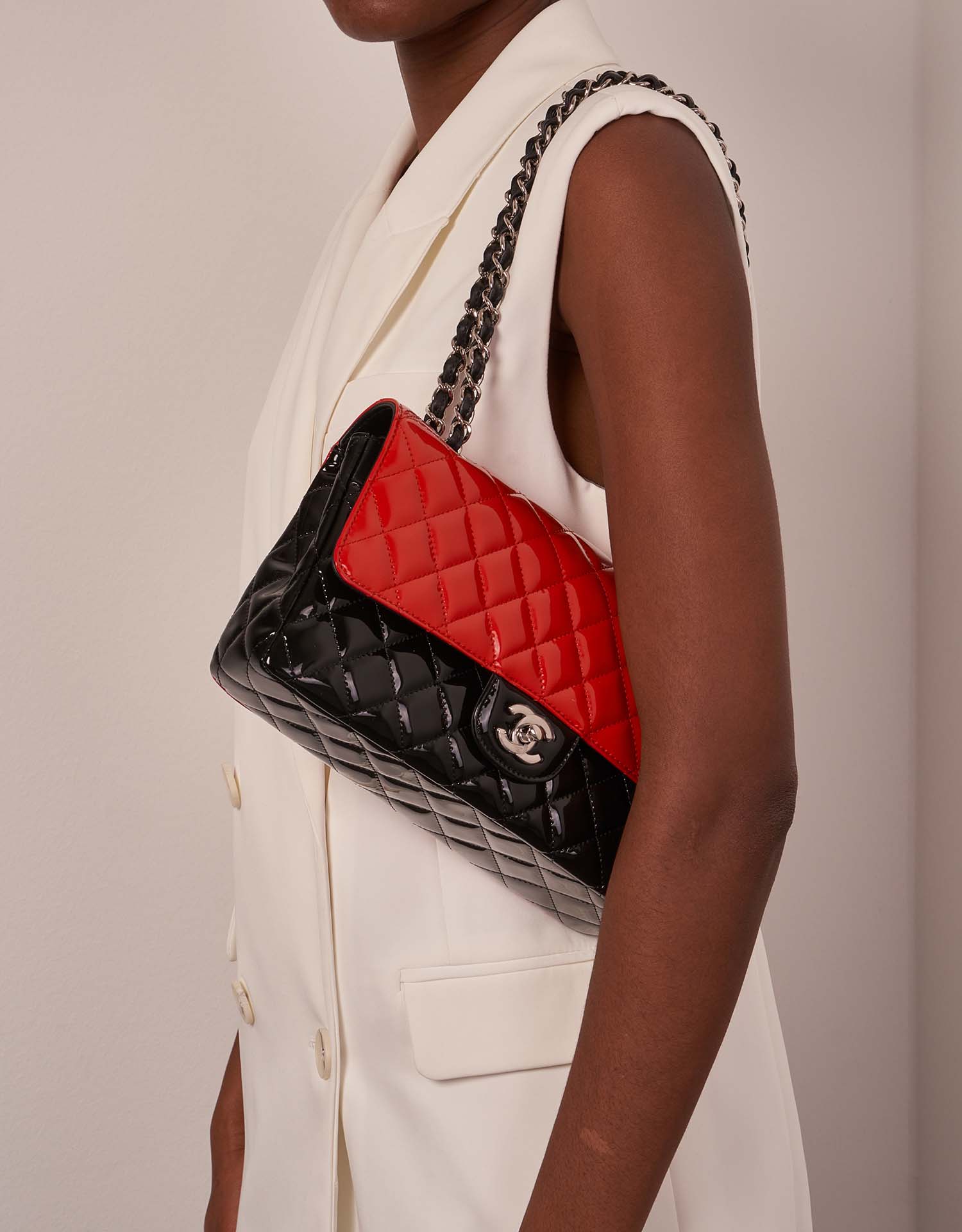 Chanel Timeless Medium Black-Red Sizes Worn | Sell your designer bag on Saclab.com