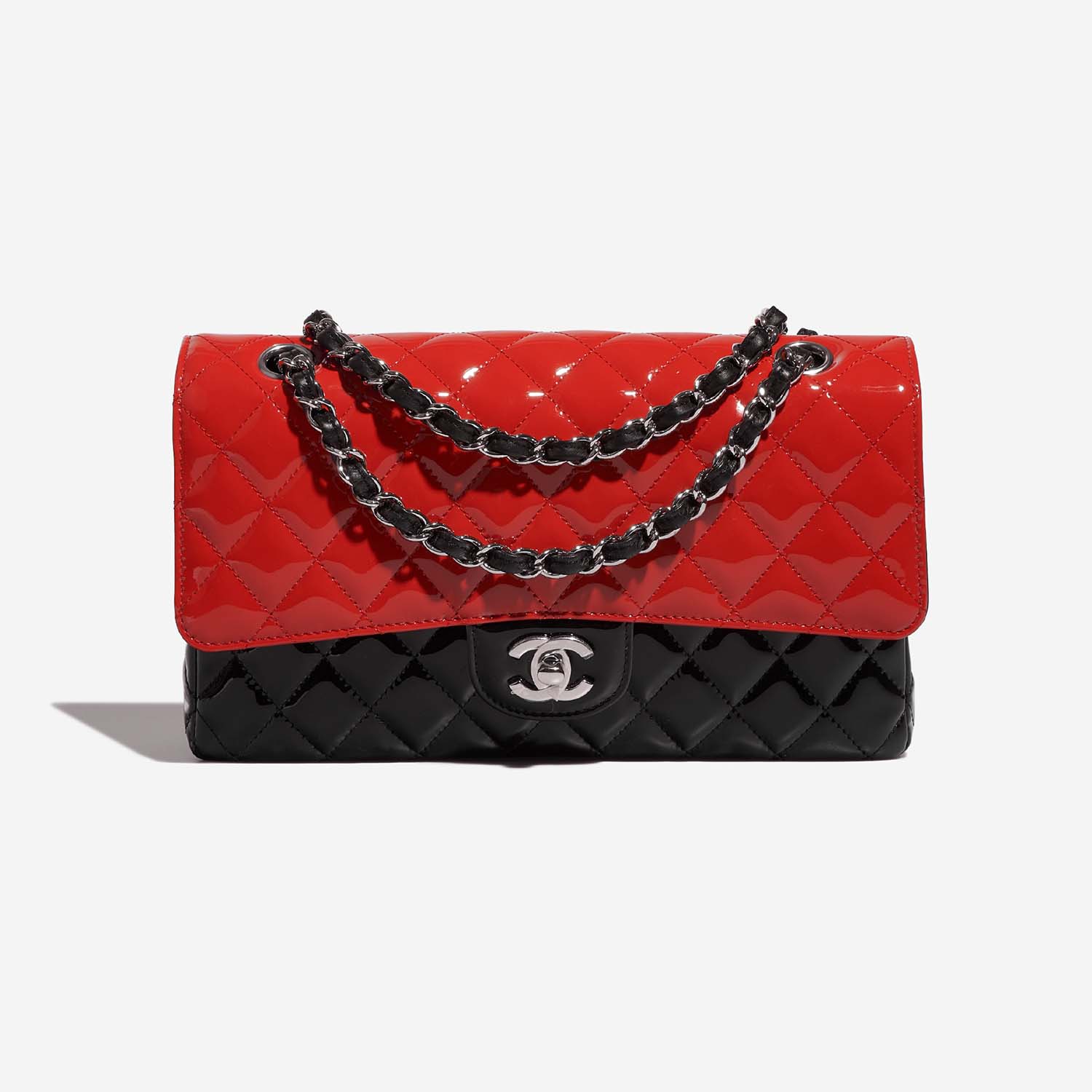 Chanel Timeless Medium Schwarz-Rot Front | Verkaufen Sie Ihre Designer-Tasche auf Saclab.com