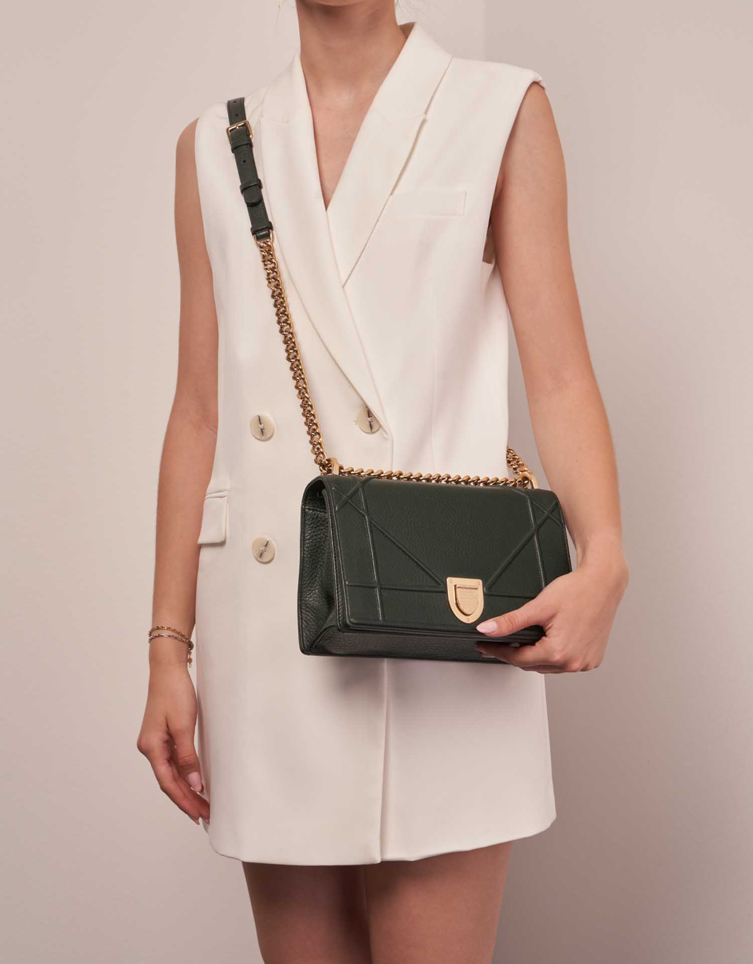 Dior Diorama Medium Green 1M | Sell your designer bag on Saclab.com