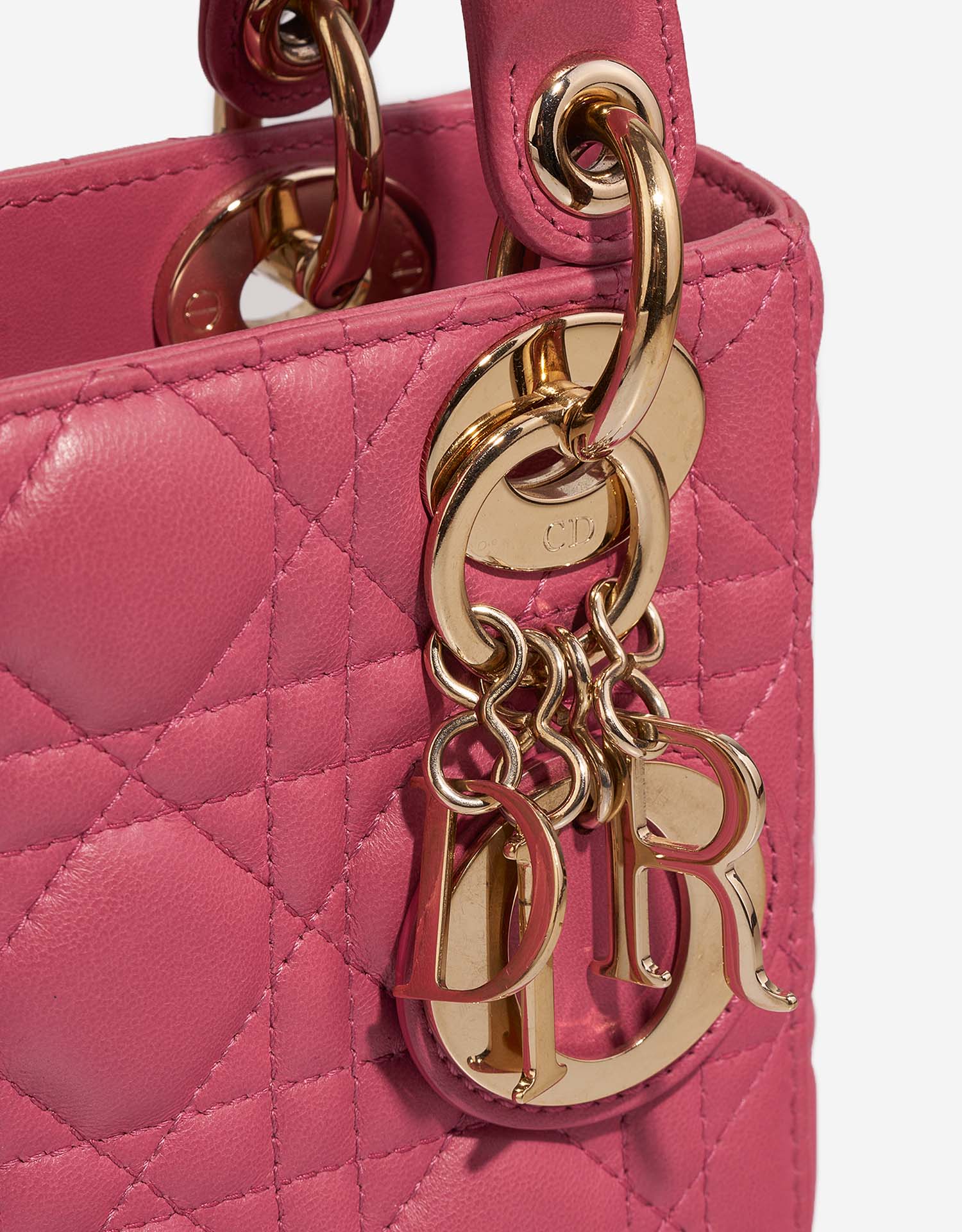 Dior Lady Small Pink Closing System | Vendez votre sac de créateur sur Saclab.com